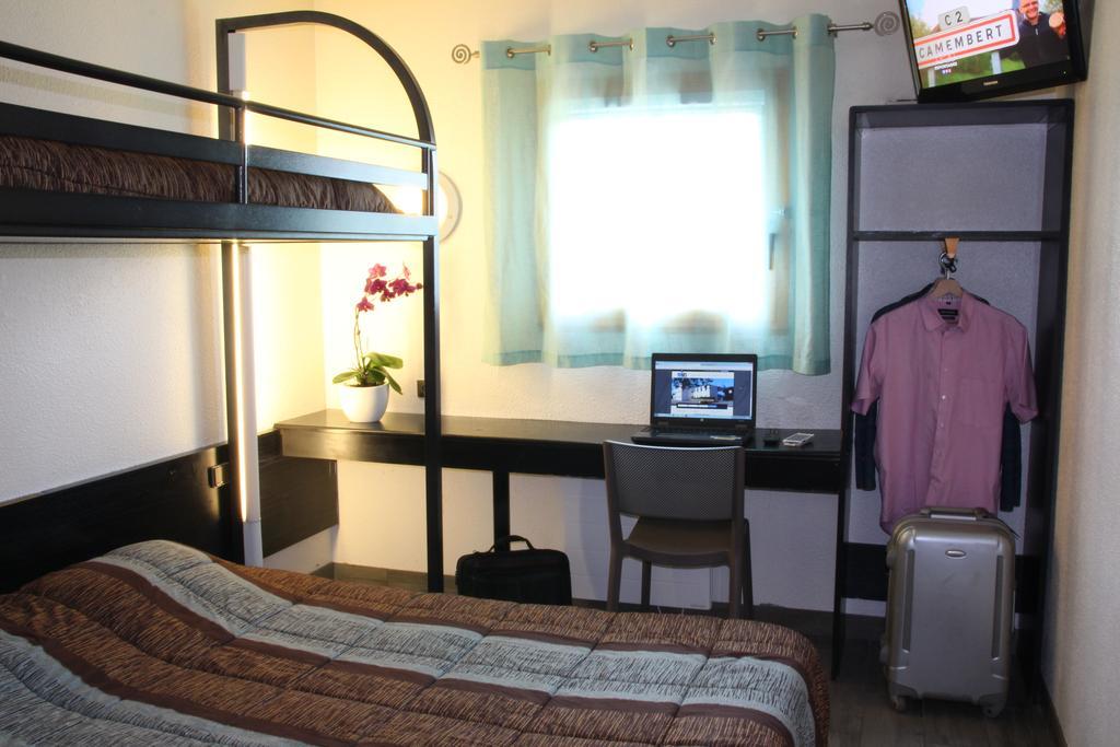 Hotel 1Ere Etape Vaulx-en-Velin Room photo